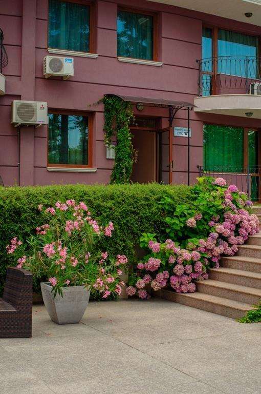 Purple Star Apartments Sveti Konstantin Buitenkant foto